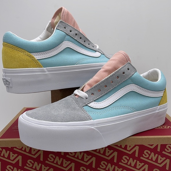 Vans WMNS Old Skool Platform (Color Block) Pastel/True
VN0A5KRG80J
Platforms - Picture 7 of 16